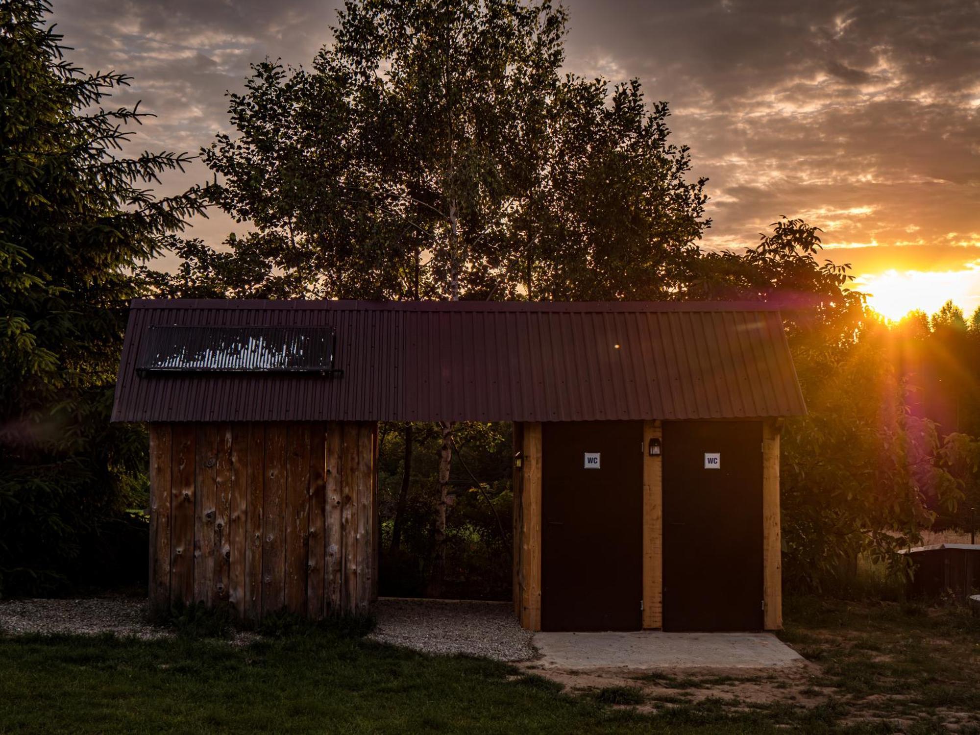 Отель Fort Wapiti Zalasowa Экстерьер фото